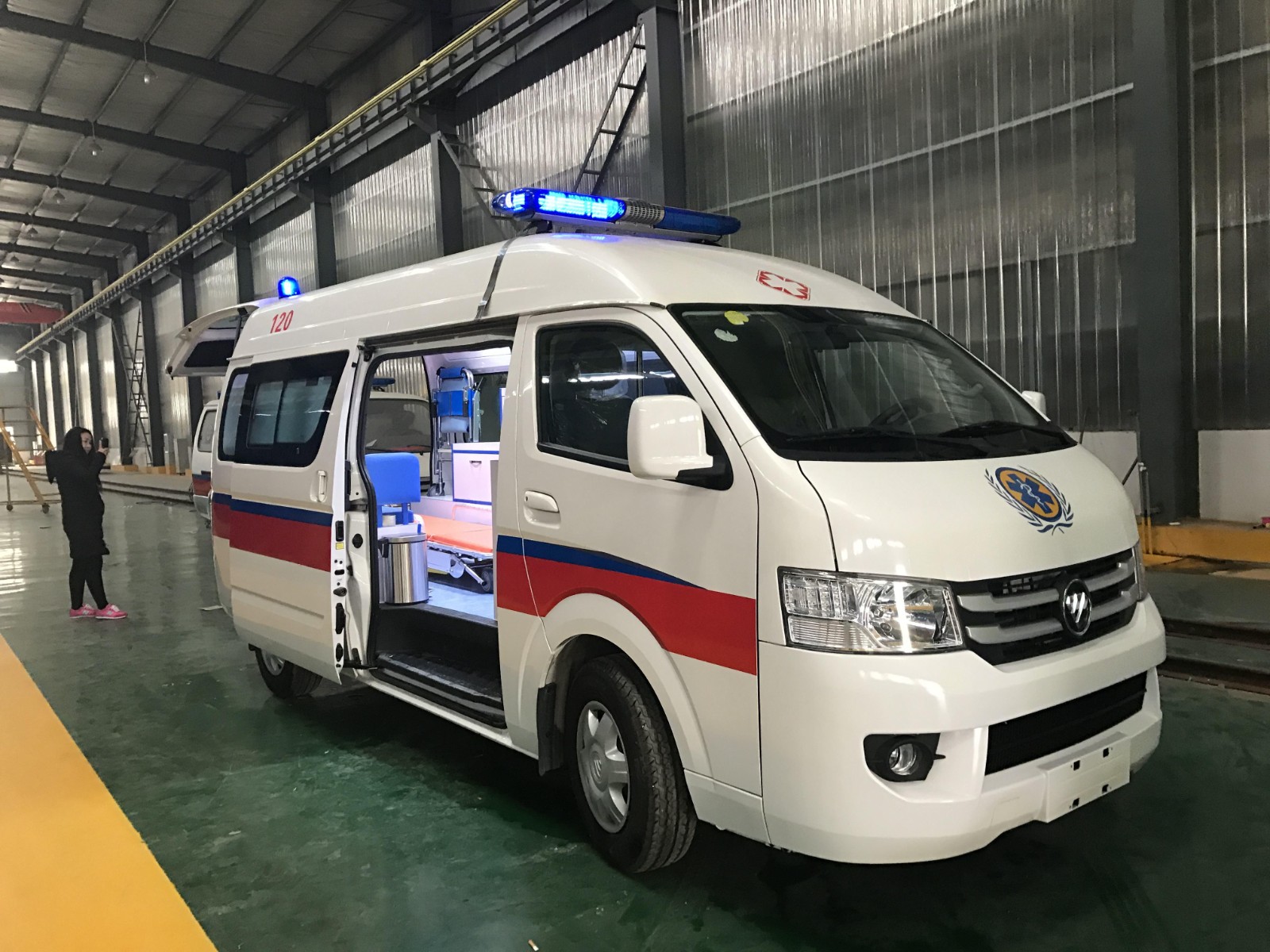 波密县救护车转院