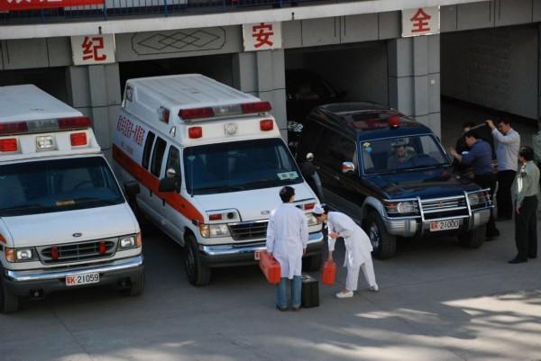 波密县救护车转院